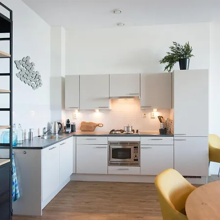 Modern In The Scheveningen Harbor האג